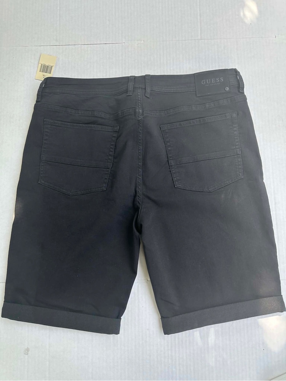 Guess Men’s Black Cuffed Flat Front Shorts with Drawstring SZ 40 - Picture 6 of 7